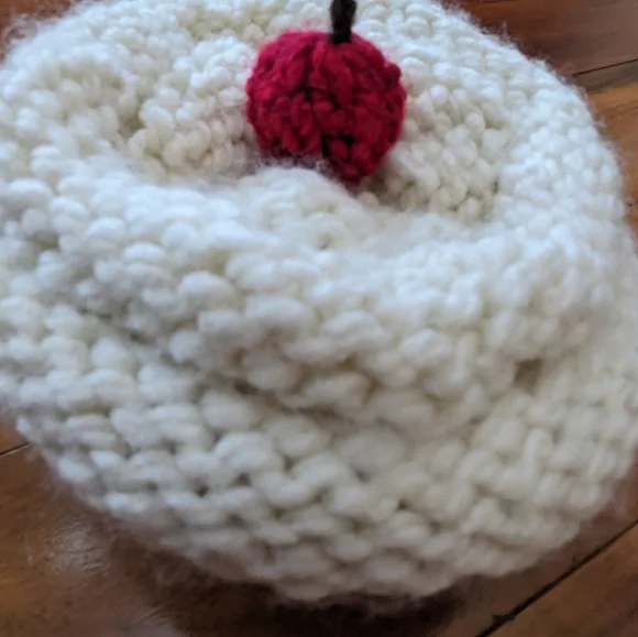 Cupcake Knit hat - Picture 2 of 4
